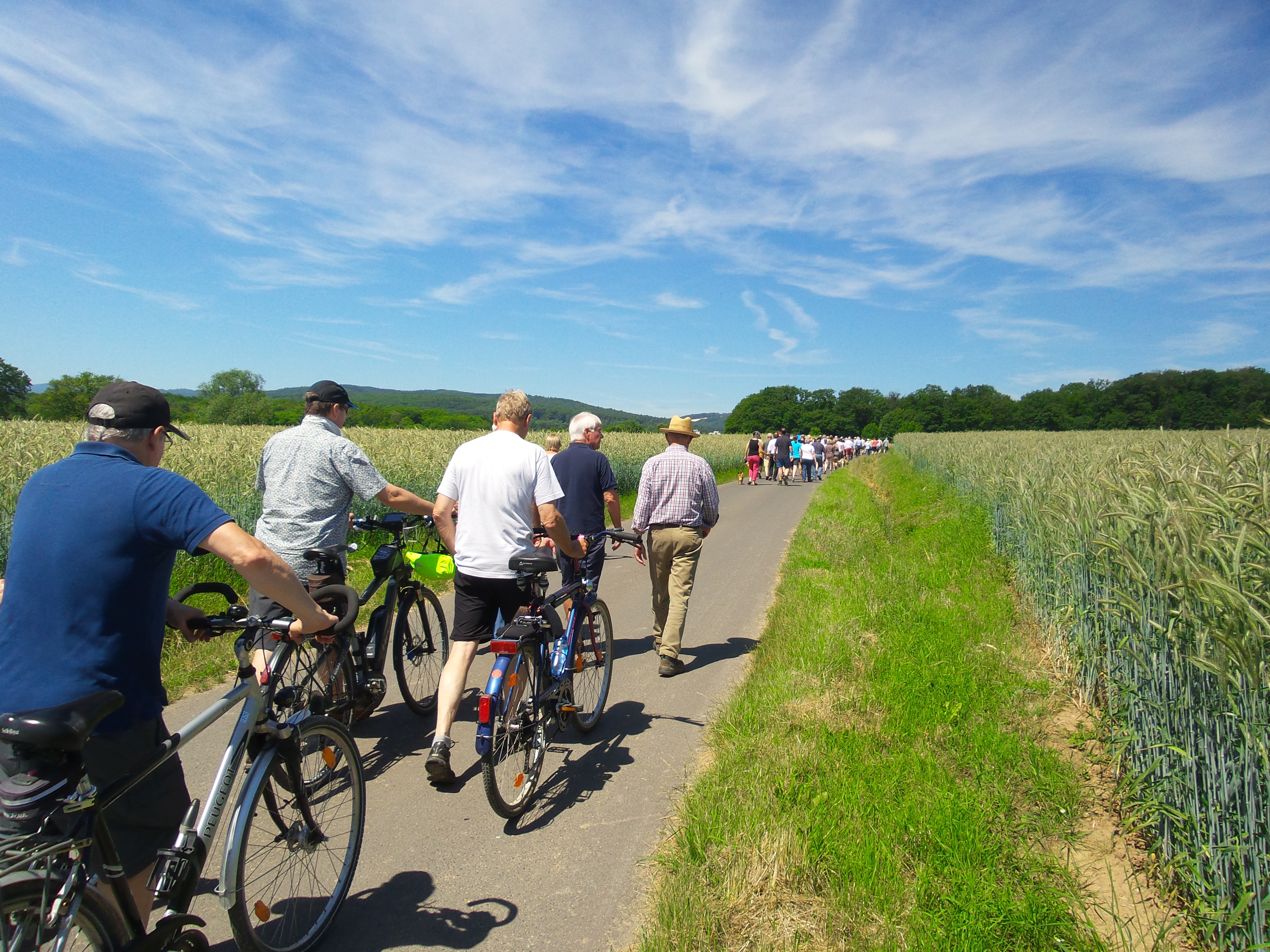 Auch Fahrradfahrer waren gekommen, © M. Müller
